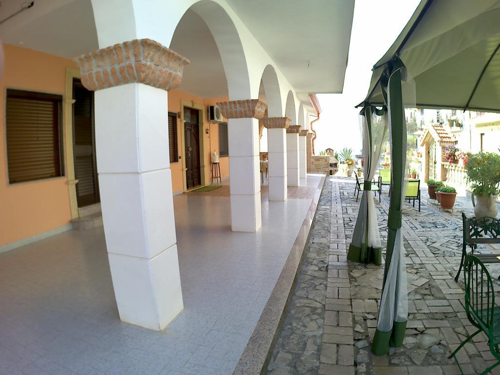 B&B Castello Michelina San Nicola dell'Alto Exterior photo